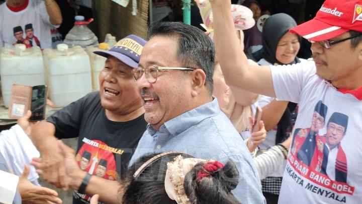 Pramono Anung dan Rano Karno Dekati Jakmania Dengan Nonton Bareng