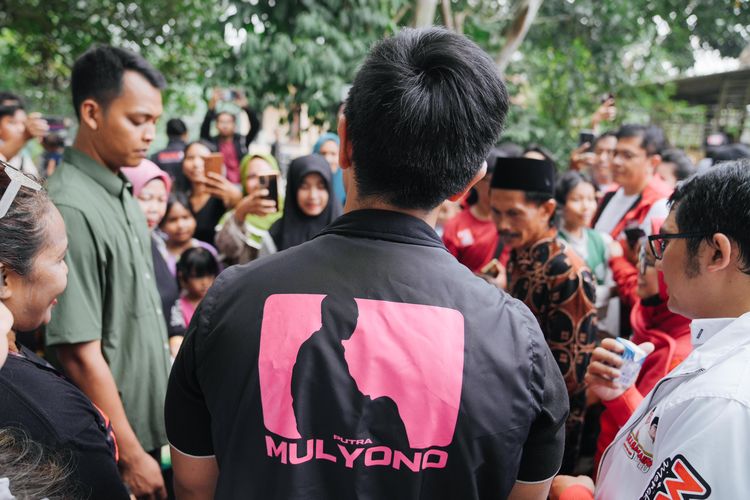 Blusukan di Tangerang, Kaesang Pede Pakai Rompi “Putra Mulyono”