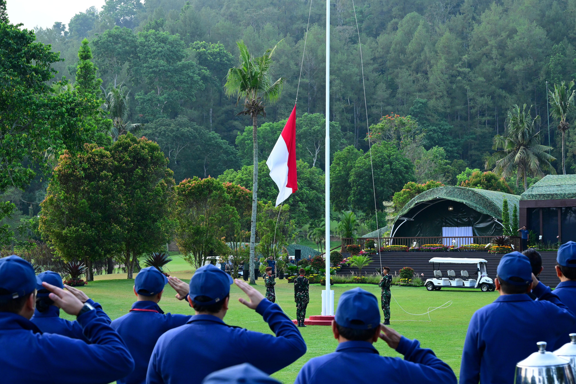 AKK: Prabowo Danai Retreat Menteri di Akmil Dengan Uang Pribadi