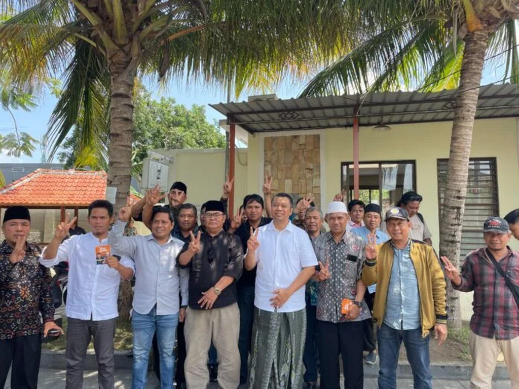 Puluhan Mantan Kepala Desa di Lombok Barat Dukung Penuh Zulkieflimansyah