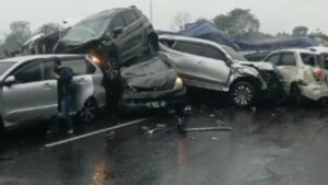 Lagi dan Lagi! Truk Rem Blong Sebabkan Kecelakaan Beruntun Di Sekitar KM 90 Tol Purbaleunyi