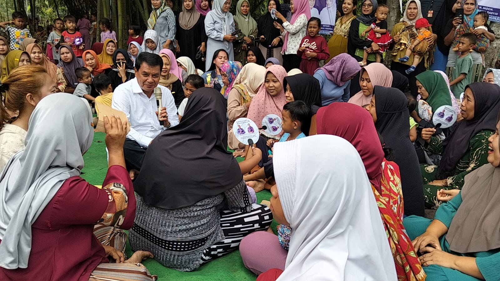 Temui Ratusan Warga Sepatan, Maesyal Rasyid Janjikan Sekolah Swasta Gratis dan Pengembangan Pondok Pesantren