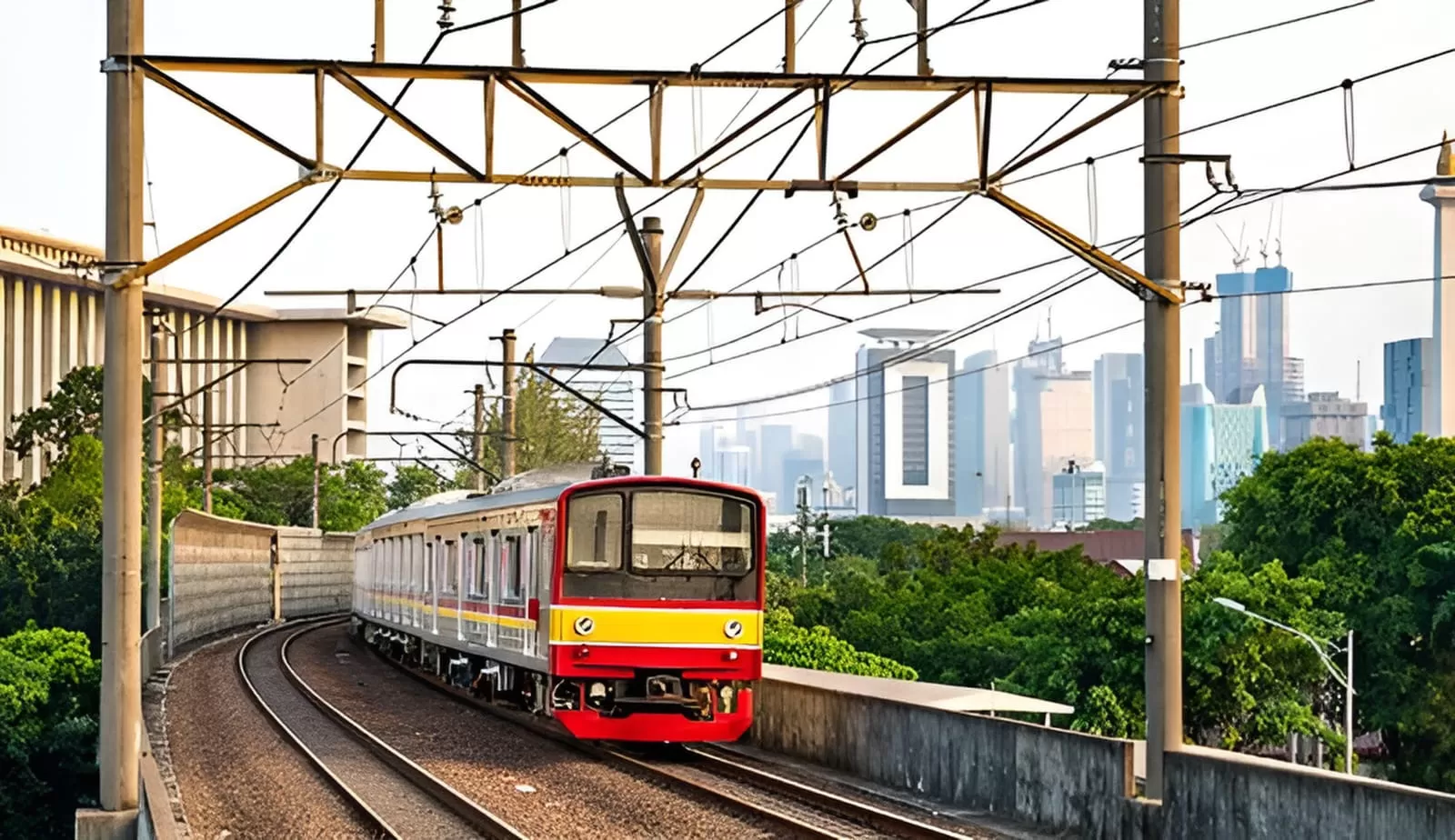 Kapasitas INKA Terbatas, Danantara Buka Opsi Impor KRL Jepang