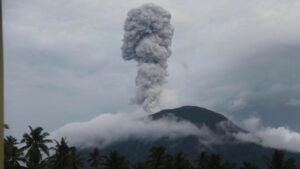 Status Erupsi Gunung Ibu Turun ke Level III