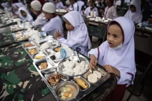 Ekonom Sebut Usulan Keringanan Pajak untuk Masyarakat yang Bantu MBG Ide Bagus