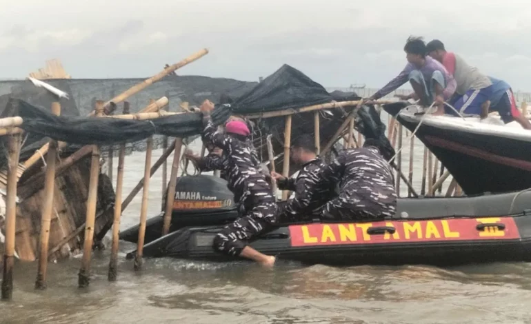 Pagar Laut Tangerang Mulai Dibongkar