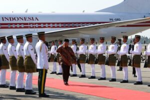 Presiden Prabowo Dijadwalkan Bertemu PM Malaysia Anwar Ibrahim Hari Ini