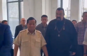 Prabowo Tak Sengaja Bertemu Aktor Steven Seagal di Jakarta