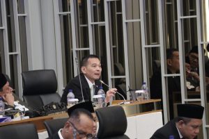 DPR Desak Pemerintah Tagih Denda ke Pelaku Pagar Laut