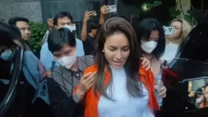 Nikita Mirzani Ditahan Polda Metro Jaya Terkait Pemerasan Rp4 Miliar Terhadap Reza Gladys
