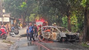 Anggota DPR Desak Tindakan Tegas terhadap Pelaku Pembakaran Mobil Polisi di Depok