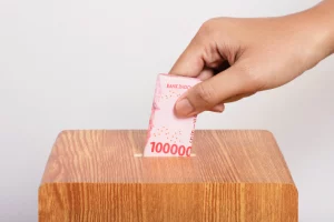 Donasi Impulsif vs Strategis: Menuju Kebiasaan Amal yang Berkelanjutan