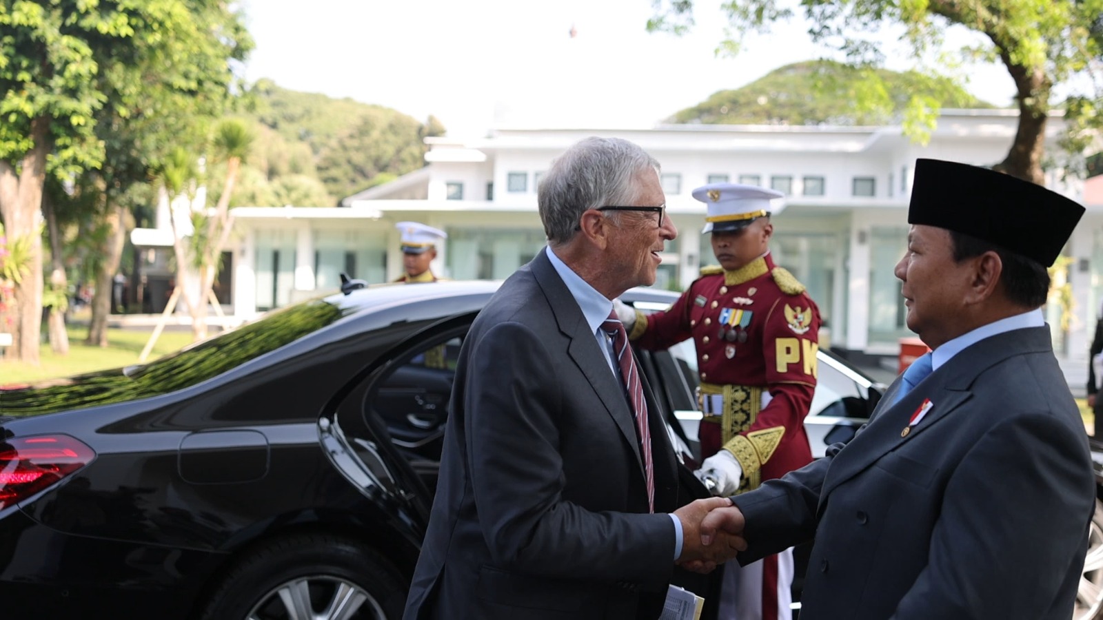 Prabowo Sebut Indonesia Jadi Lokasi Uji Coba Vaksin TBC Buatan Bill Gates