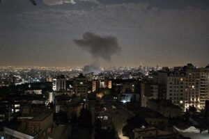 Israel Luncurkan Serangan Besar ke Iran: Fasilitas Nuklir Natanz Terbakar, Panglima Garda Revolusi Tewas