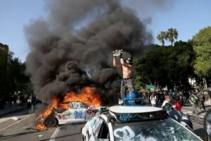 Ketegangan Meningkat di Los Angeles: Pemerintah Federal Kirim 700 Marinir Hadapi Kerusuhan