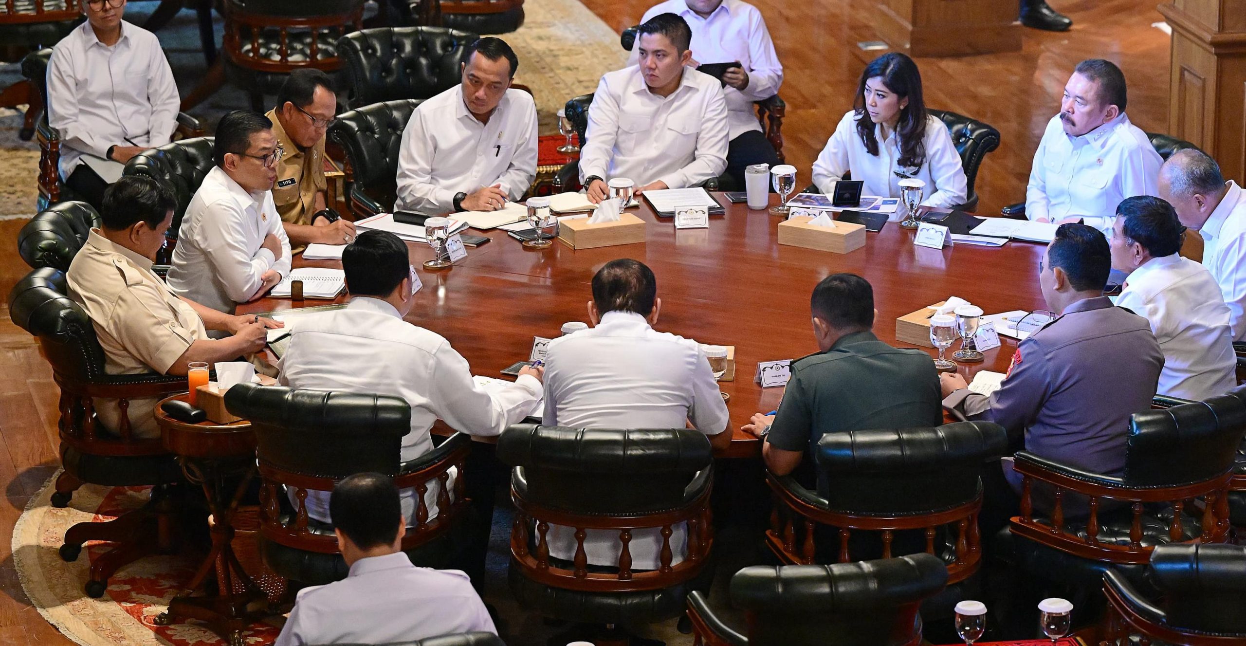 Prabowo Kumpulkan Pejabat Polkam di Hambalang, Bahas Stabilitas Nasional di Tengah Krisis Global