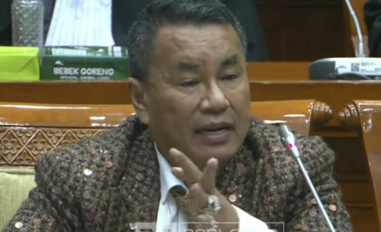 Hotman Paris Akui Sedih Lihat Jokowi Diperiksa soal Ijazah, tapi Pengacaranya Hanya Bisa Duduk di Belakang…