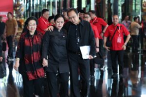 Jelang Kongres PDI-P, Puan Unggah Foto Bareng dengan Prananda dan Megawati