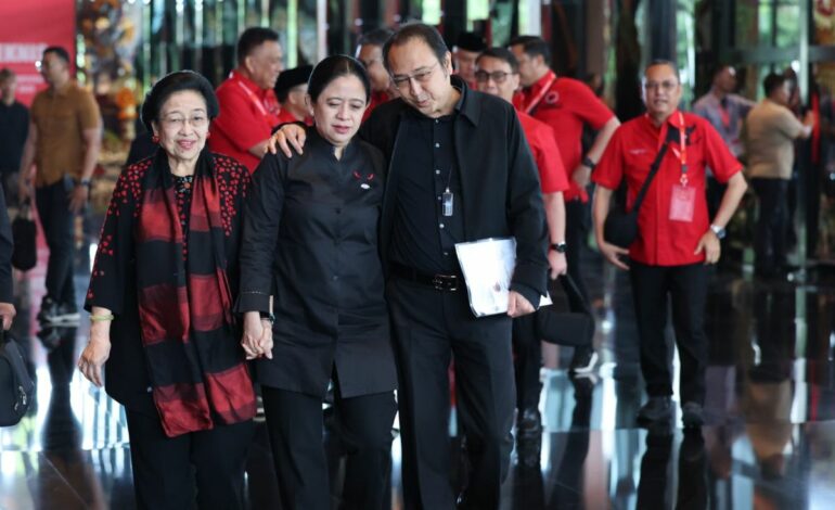 Jelang Kongres PDI-P, Puan Unggah Foto Bareng dengan Prananda dan Megawati
