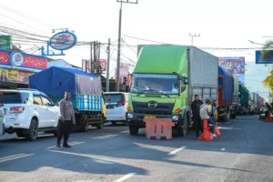 Pemkab Banyuwangi Dirikan Empat Posko untuk Atasi Kemacetan di Pelabuhan Ketapang