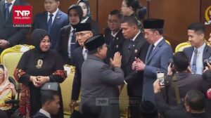 Kala Jokowi Beri Dua Jempol untuk Prabowo Usai Pidato di Sidang Tahunan MPR….
