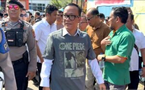 Wamenaker Noel Memakai Kaos One Piece, Buktikan Presiden Prabowo Tak Permasalahkan
