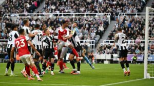 Arsenal Unggul 2-1 Atas Newcastle Dengan Set Piece Mematikan