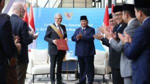 Prabowo Anugerahkan Tanda Kehormatan kepada Bill Gates atas Kontribusi untuk Indonesia