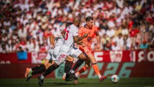 Barcelona Dipermalukan Sevilla 4-1, Lewandowski Gagal Penalti