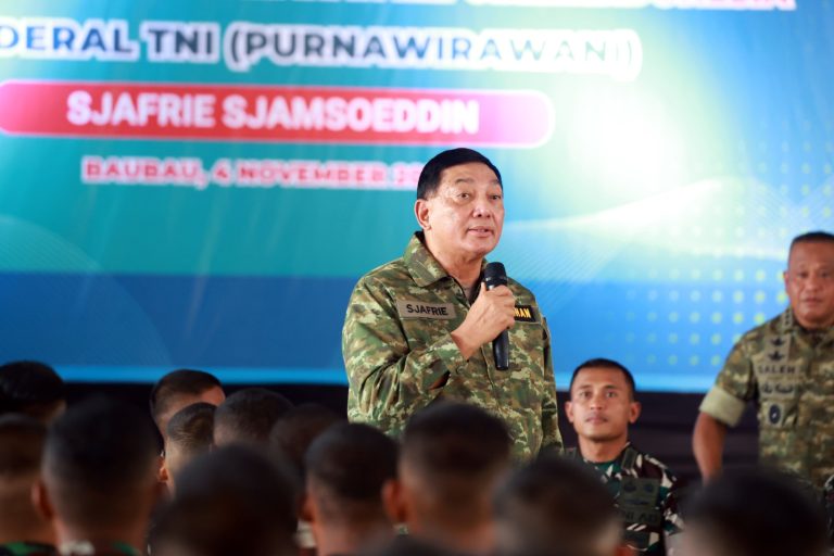 Sjafrie Minta TNI-Polri Kompak Beri Pelayanan Masyarakat