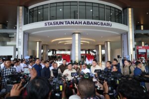 Prabowo Targetkan Pembangunan Jalur Kereta Trans-Sumatra, Trans-Kalimantan, dan Trans-Sulawesi