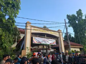 Ledakan Guncang SMAN 72 Kelapa Gading Saat Salat Jumat, 54 Orang Luka