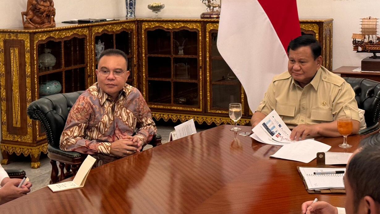 Prabowo-Dasco Bahas Stabilitas Politik dan Iklim Investasi dengan Para Menteri di Istana Merdeka