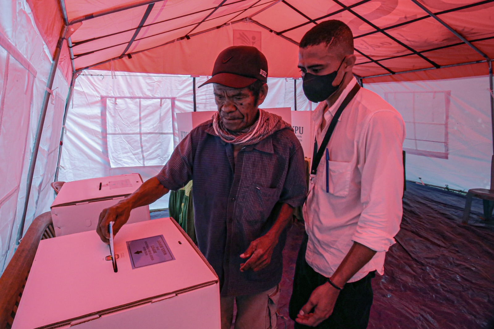 Rujak Hari Ini: Pembahasan Pilkada Lewat DPRD Ditunda, ‘Kemenangan Sementara’ Demokrasi Langsung?