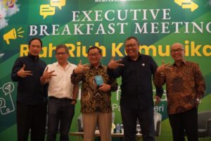 Berangkat dari Buku “Riah-Riuh Komunikasi”, IKA Fikom Unpad Kasih Solusi Komunikasi di Indonesia