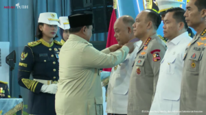 Prabowo Anugerahkan Tanda Kehormatan bagi Kepala BGN dan Sejumlah Pejabat Polri