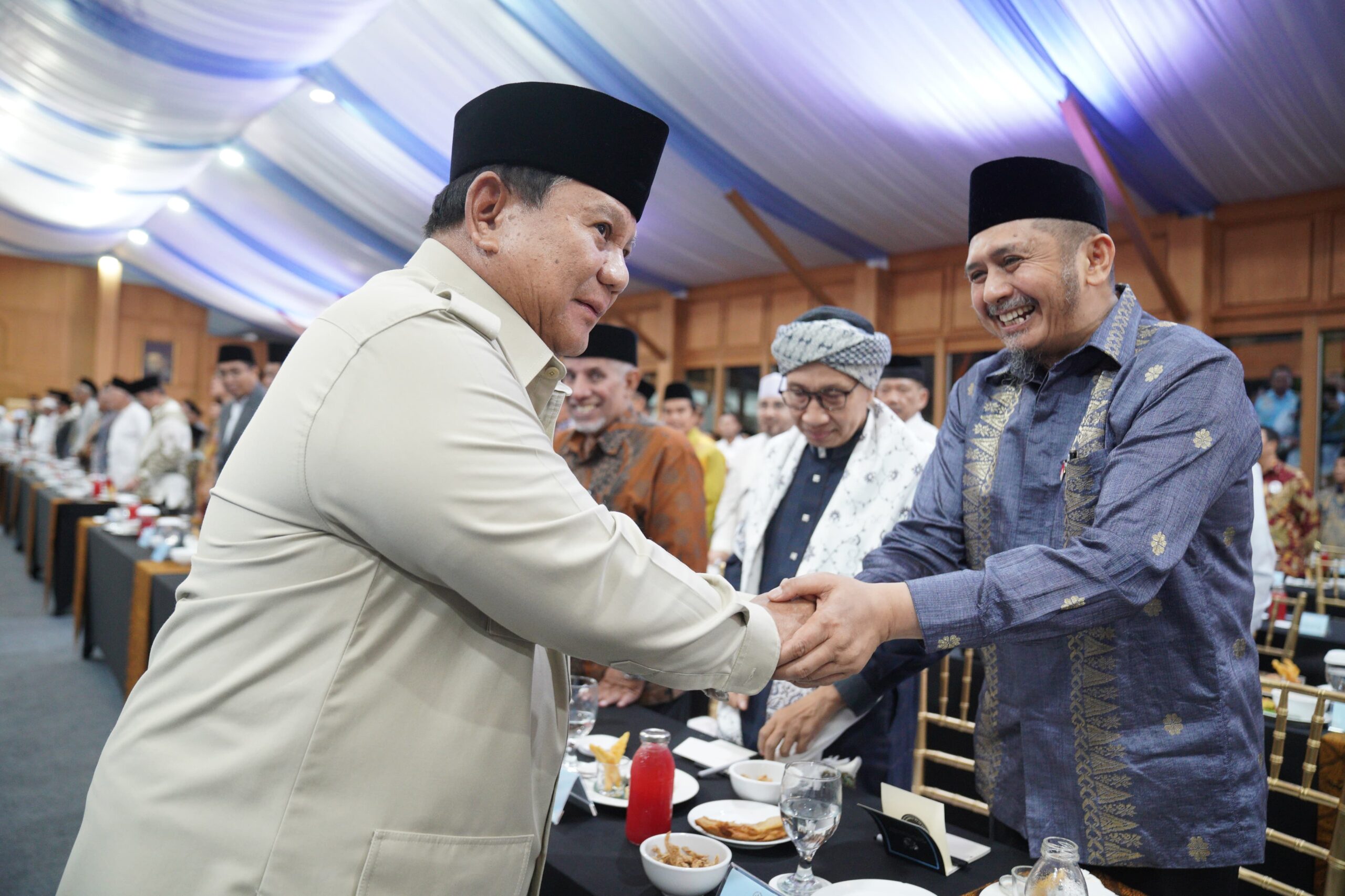 Momen Kehangatan Presiden Prabowo Buka Puasa Bersama Tokoh Lintas Organisasi Islam di Istana