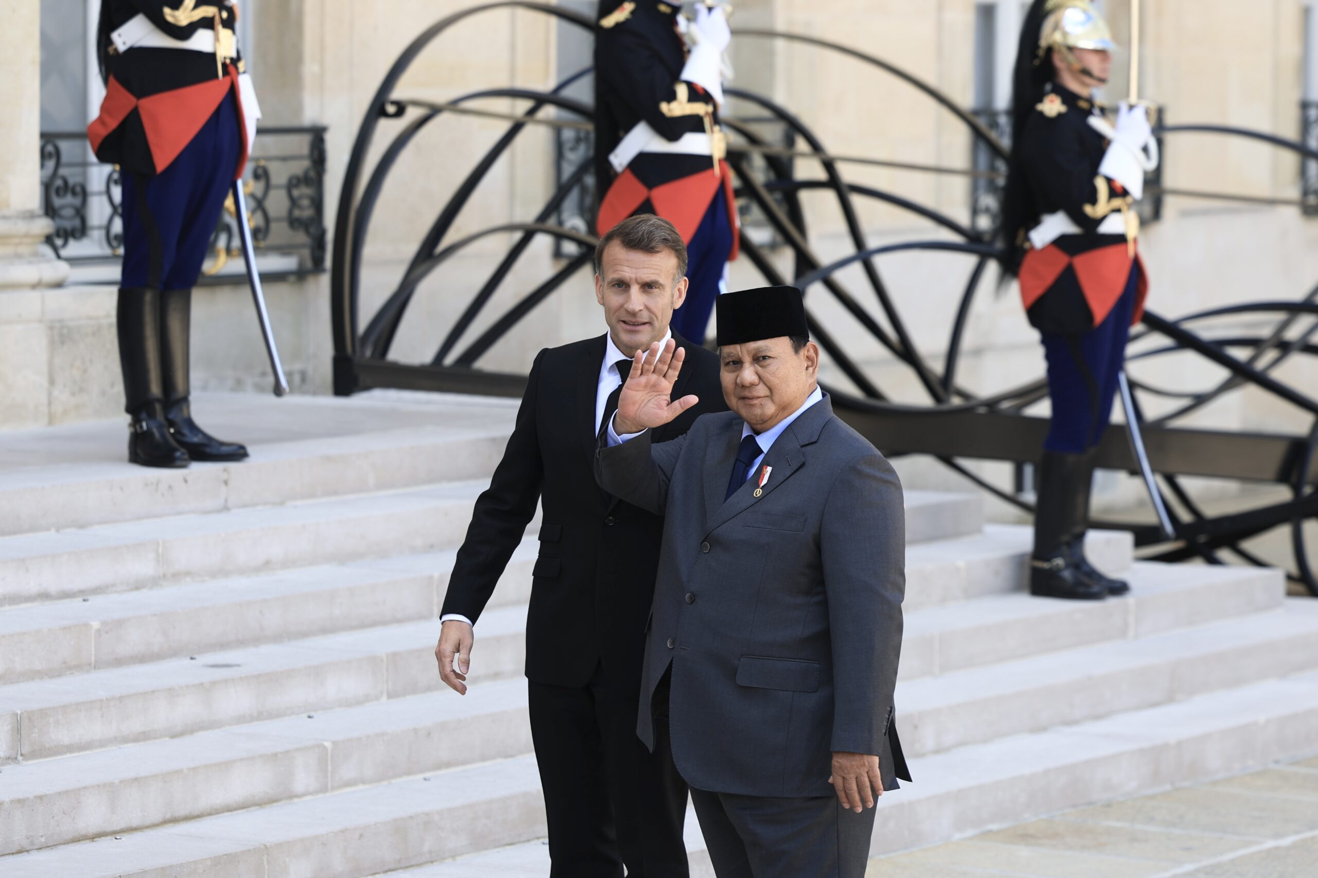 Prabowo dan Macron Bahas Transisi Energi hingga Alutsista di Paris