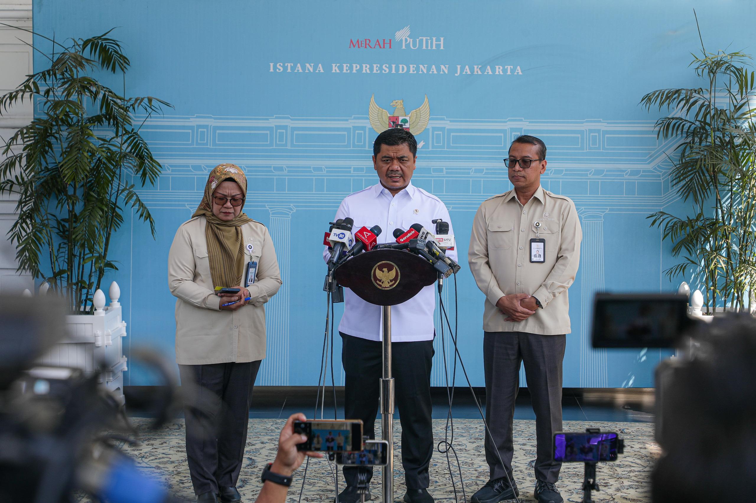 Saat Wamensesneg Ungkap Prabowo Shalat Idul Adha di Perancis Tuai Sorotan Berbagai Pihak