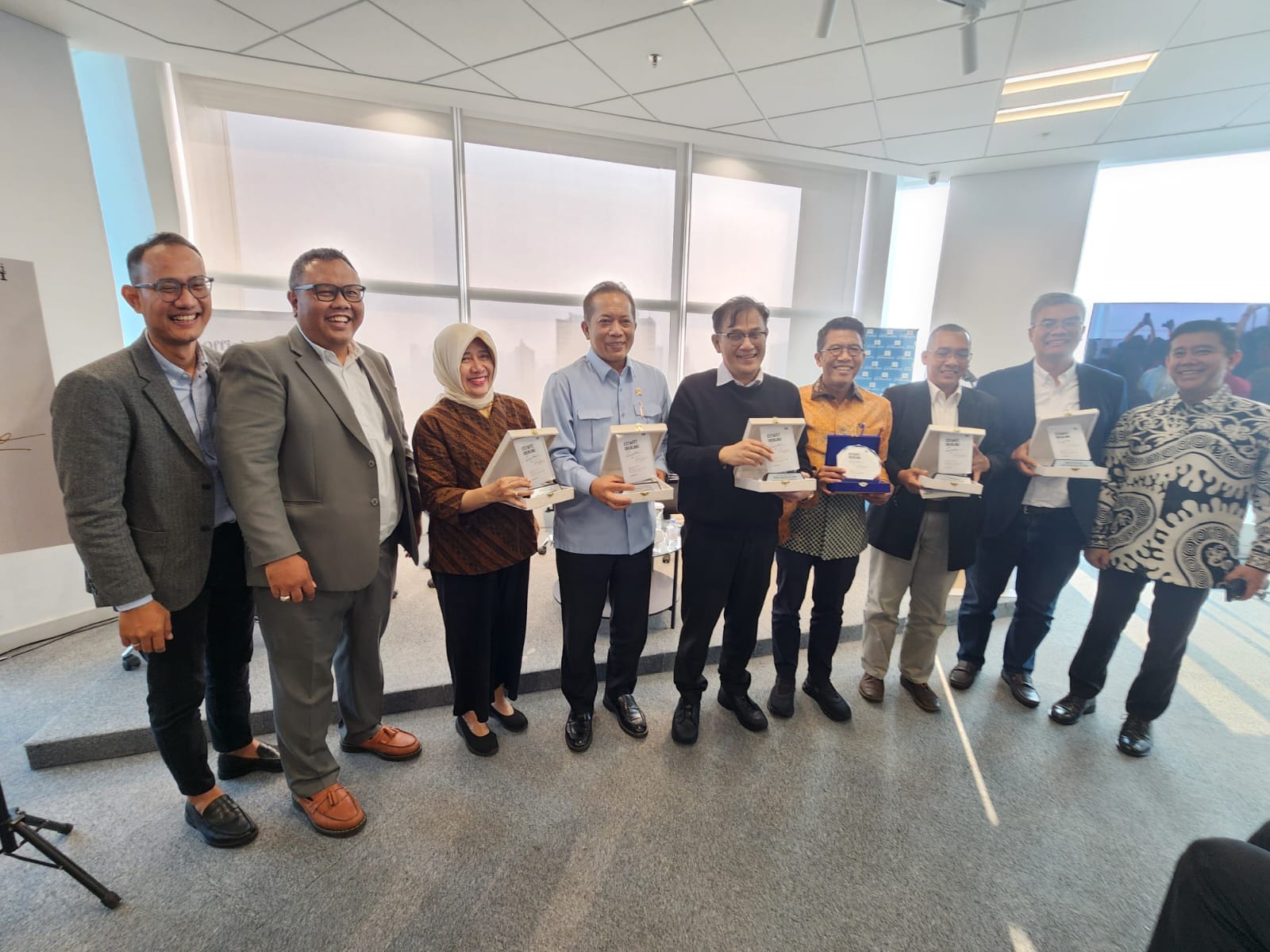 Hendri Satrio Rilis Buku “Estafet Ideologi Sumitro ke Prabowo”, Gambarkan Konstruksi Ideologi antara Ayah dan Anak*