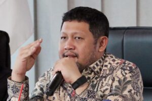 Sidang Perdana Ijazah Jokowi, DPR Minta Masyarakat Hormati Hukum