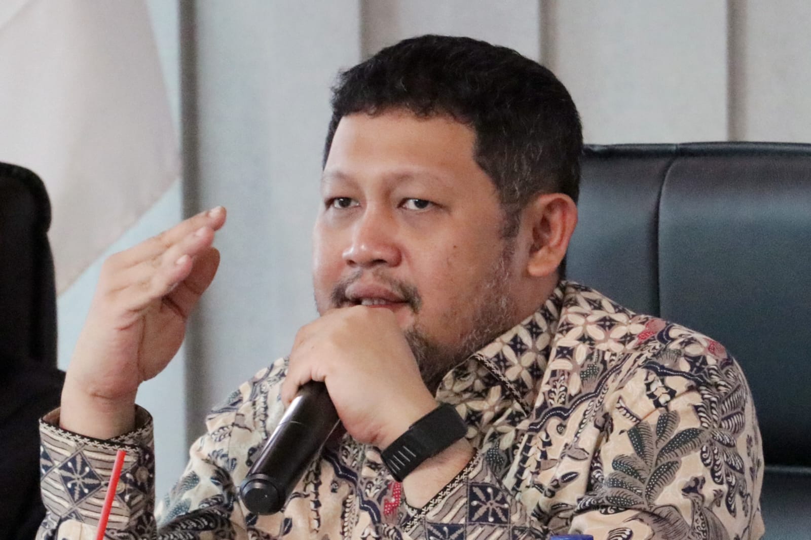 Sidang Perdana Ijazah Jokowi, DPR Minta Masyarakat Hormati Hukum