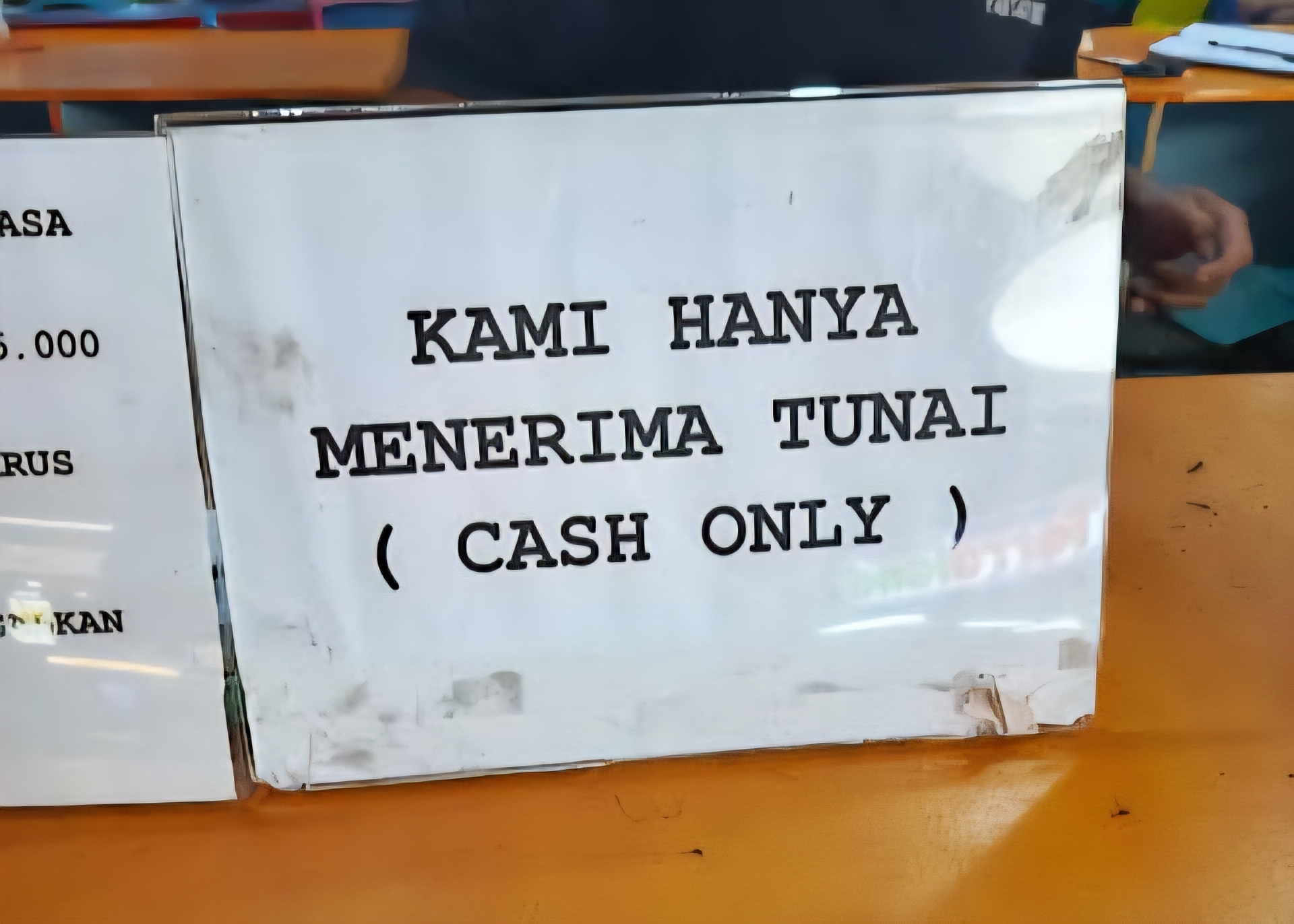 Polling Hensa: Mayoritas Warganet Nilai Kebijakan Tak Terima Uang Tunai “Menyusahkan Pembeli”