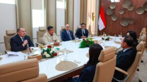 Prabowo Bertemu Tiga Mantan Perdana Menteri Thailand, Seskab Teddy: Bahas Peluang Investasi