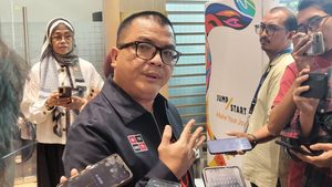 Denny Indrayana Singgung “Duitokrasi”, Sebut Daulat Rakyat Dibajak Daulat Uang