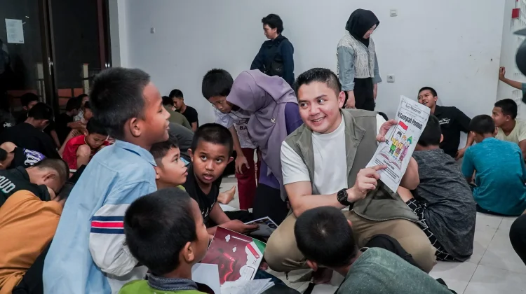 Seskab Teddy Tersentuh Mendengar Cita-cita Al Tariq Saat Kunjungi Sekolah Rakyat